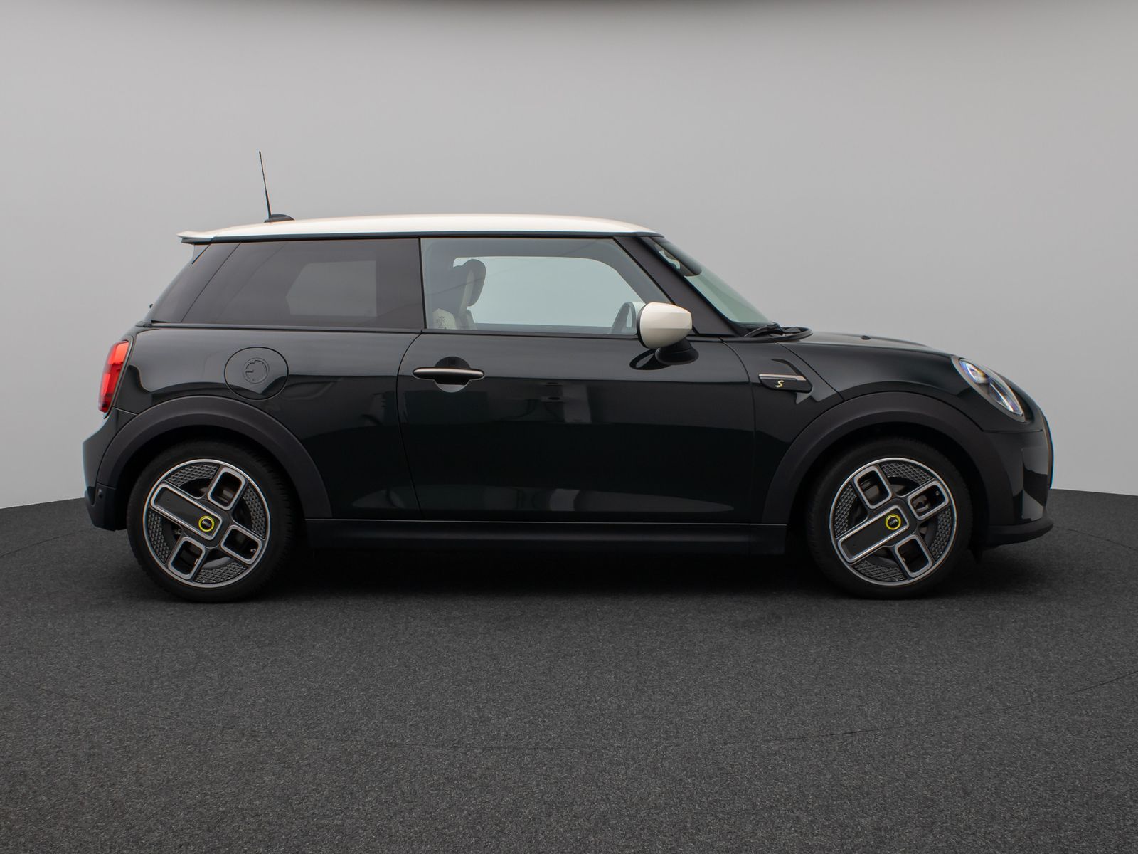 Fahrzeugabbildung MINI COOPER SE Resolute Edition PDC hinten LED Navi