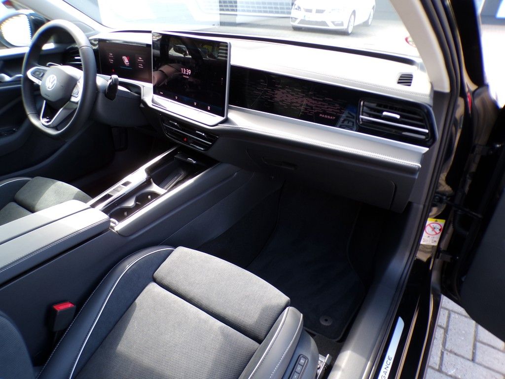 Fahrzeugabbildung Volkswagen Passat Elegance  2.0 TDI 110 kW Elegance DSG*AHK