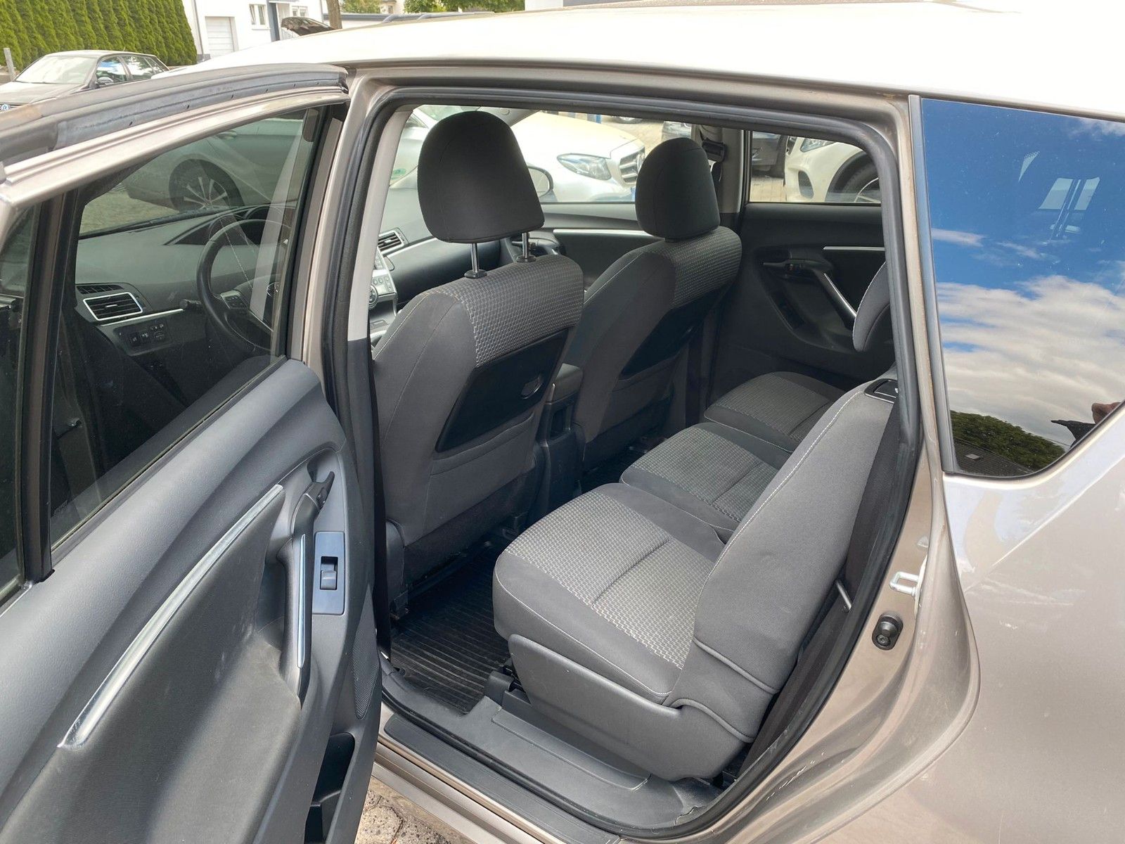Fahrzeugabbildung Toyota Verso Comfort