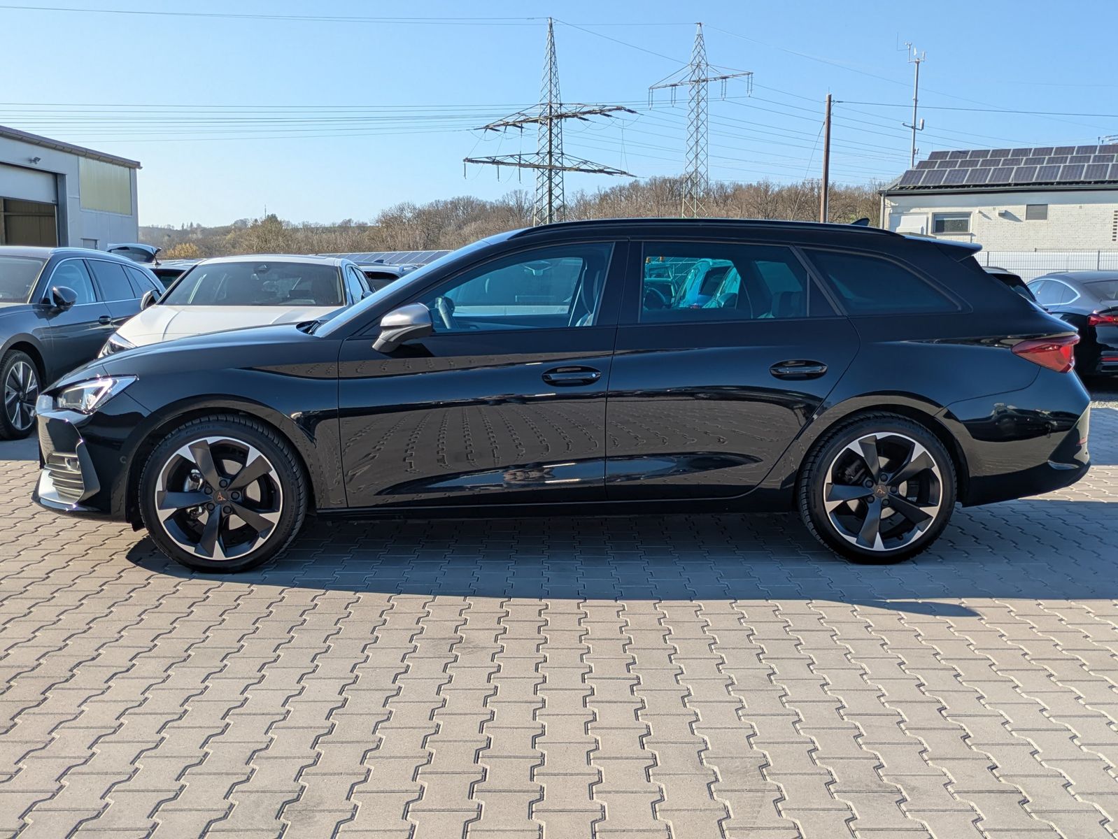 Fahrzeugabbildung CUPRA Leon 1.5 eTSI DSG MATRIX-LED*AHK*ACC*KAMERA*18"