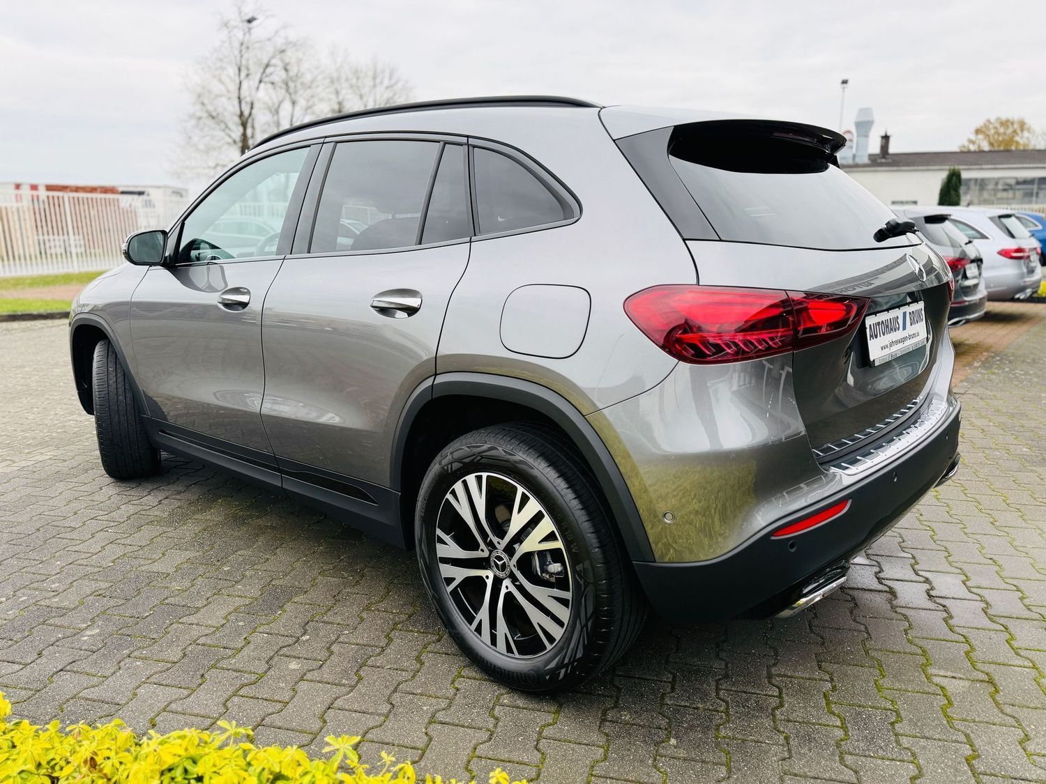 Fahrzeugabbildung Mercedes-Benz GLA 180 PROGRESSIVE Advanced NIGHT, EasyPack, RF