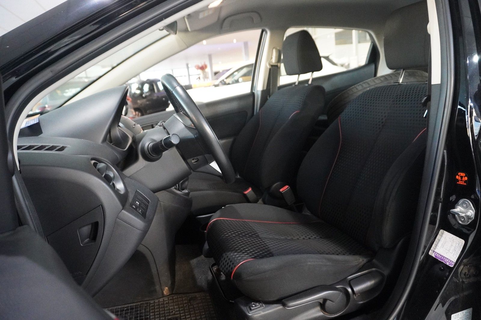 Fahrzeugabbildung Mazda 2 Lim. 1.6D SPORT LINE KLIMA/NEBEL/CD/TÜV/AHK