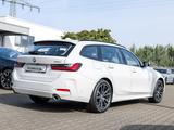BMW 318i Touring HuD+KZG+SHZ+Tempomat+Innovationspak - BMW 318 mit 5 Türen