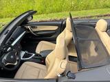 BMW 118i Cabrio - - BMW 118 mit Benzin-Antrieb: Schwarz, Leder, Cabrio