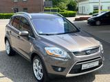 Ford Kuga Titanium 2.0 TDCI AUTOMATIK/XENON/NAVI/FULL - Ford Kuga aus 2011 mit Diesel-Antrieb: Geländewagen