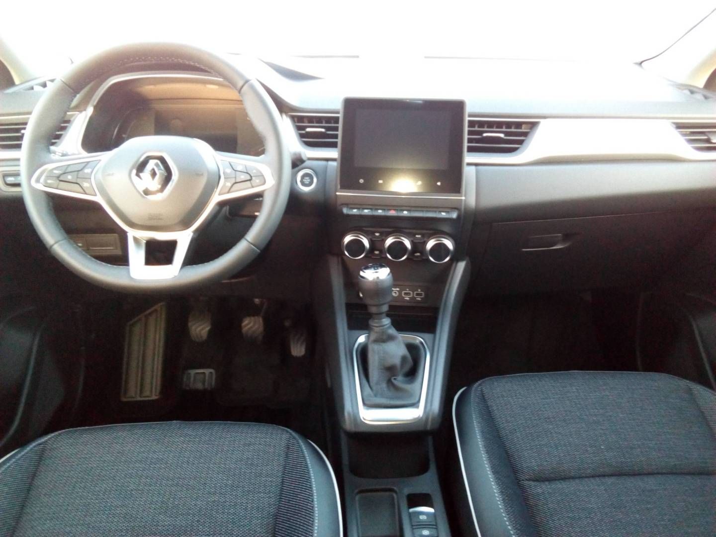 Fahrzeugabbildung Renault CAPTUR TECHNO TCe 140