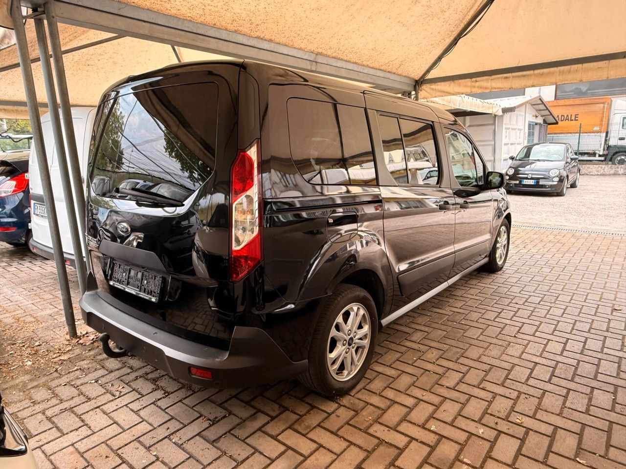 Ford Grand Tourneo Gancio Traino 7 Posti Euro 6 imagem 2
