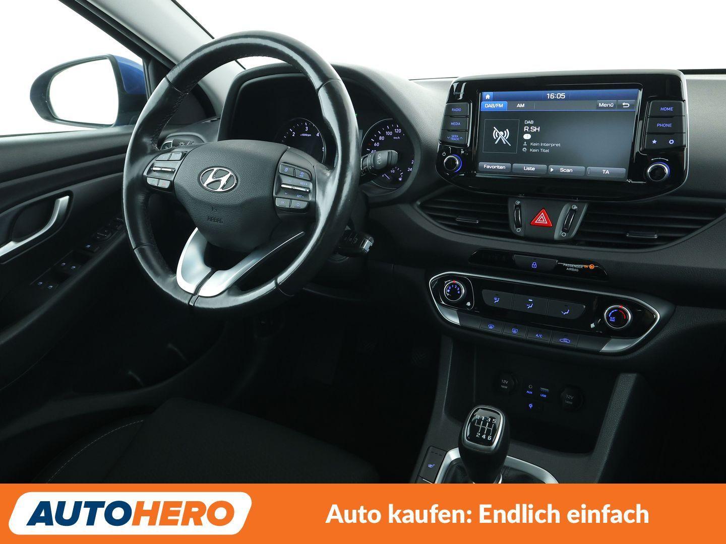 Hyundai i30 1.6 CRDi Trend*TEMPO*CAM*PDC*SHZ*KLIMA*
