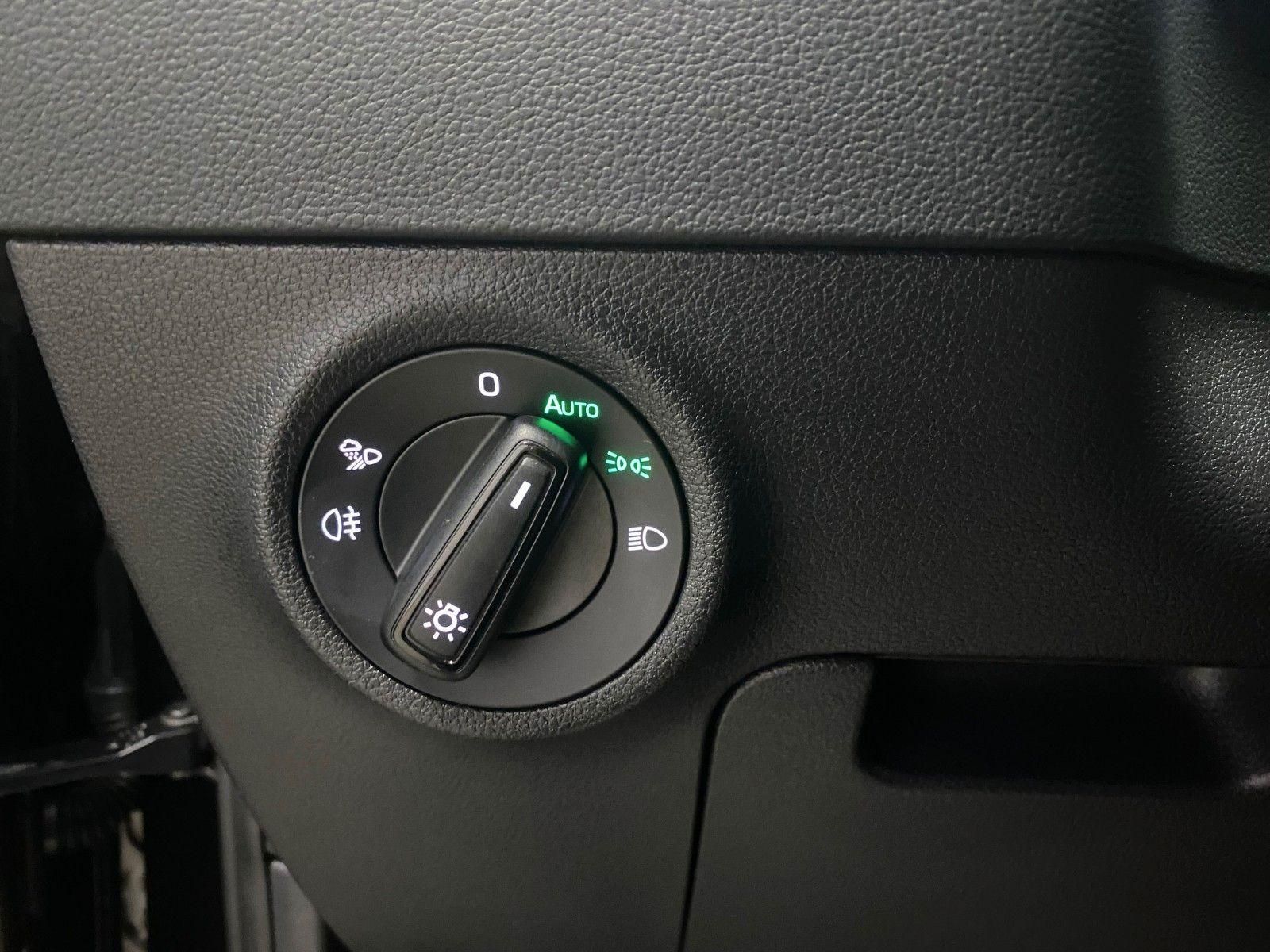 Fahrzeugabbildung SKODA Karoq 1.5 TSI DSG Sportline+AHK+ACC+NAVI+MATRIX