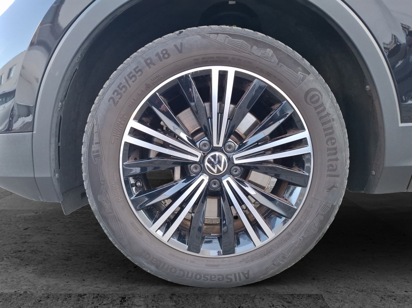 Fahrzeugabbildung Volkswagen Tiguan TSI Life DSG 4M LED Navi AID ACC SH 18"