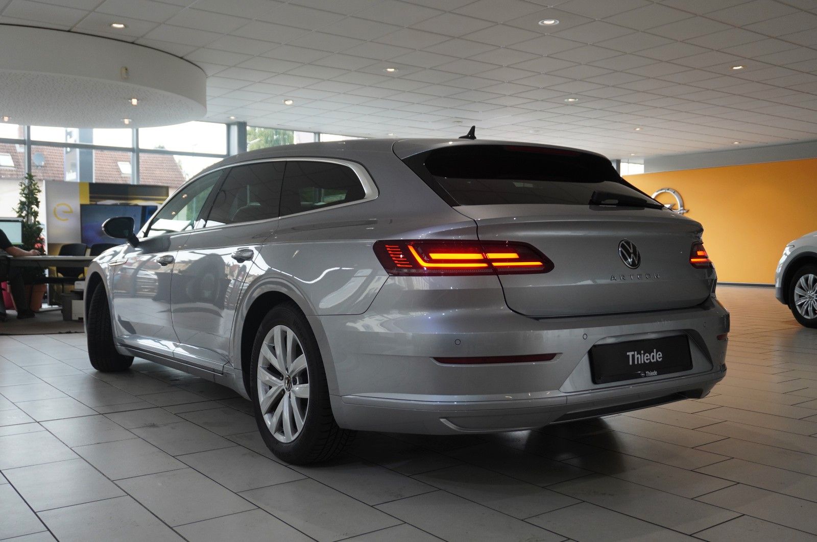 Fahrzeugabbildung Volkswagen Arteon Shooting Brake 2.0D DSG NAVI/VIRT/SH/DAB+
