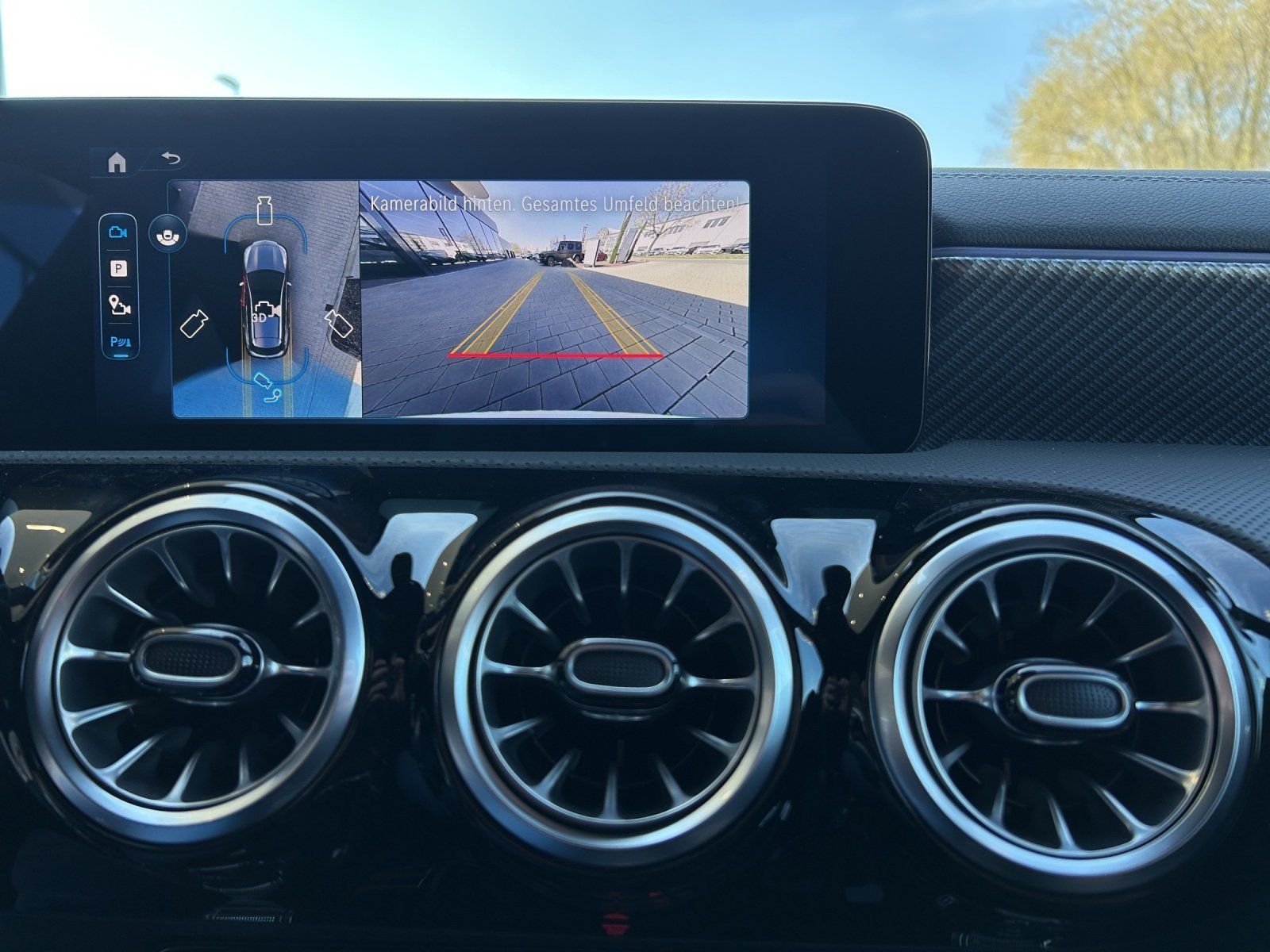 Fahrzeugabbildung Mercedes-Benz CLA 200 d SB Standhz AHK KeyGo MEMORY Multibeam