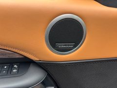 Fahrzeugabbildung Land Rover Discovery 5 HSE Luxury TD6,7-Sitze,Vollausstatt.