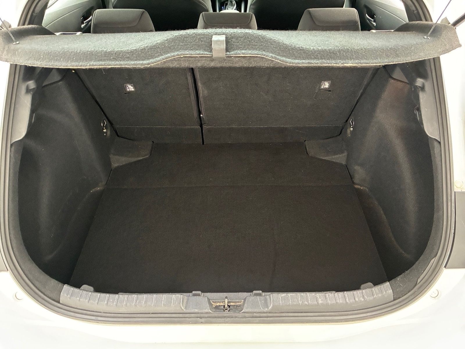 Fahrzeugabbildung Toyota Corolla 1.8 Comfort KAMERA NAVI LED ACC LM