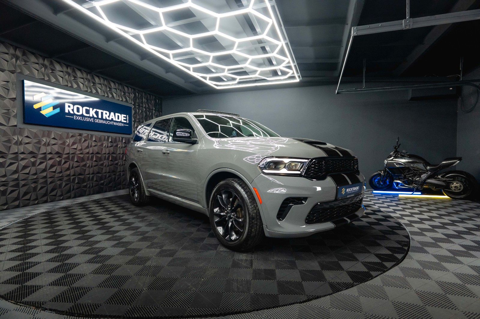 Fahrzeugabbildung Dodge Durango 5.7 V8 R/T SRT 4x4 Night-Paket Modell 22