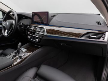 Fahrzeugabbildung BMW 530e xD Tour Luxury Line ACC HUD Pano Laser 360°