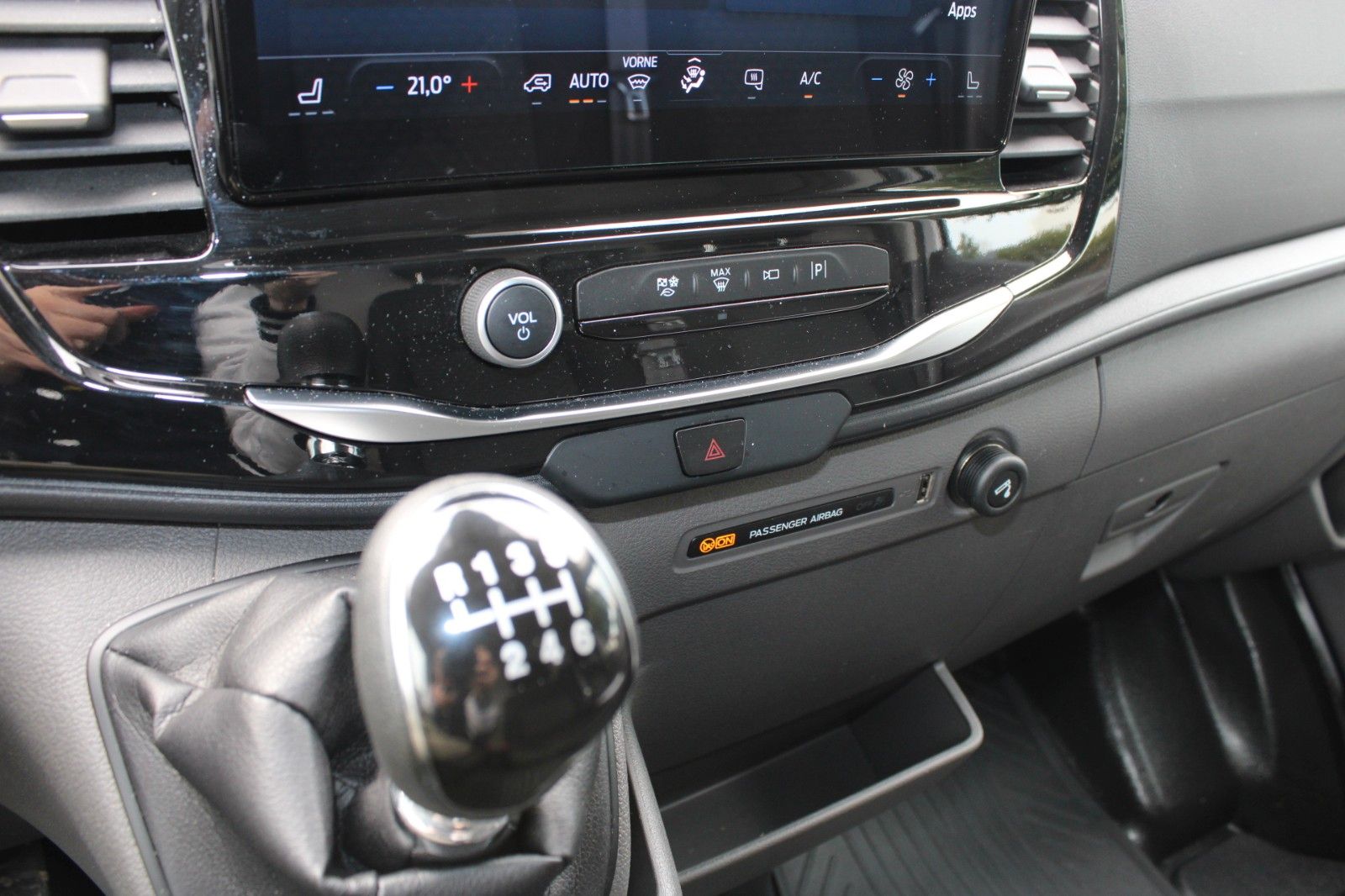 Fahrzeugabbildung Ford Transit 330 L2 TREND Kasten KLIMA AHK