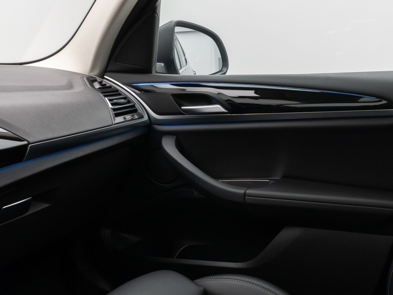 Fahrzeugabbildung BMW X3 xD30e Panorama Kamera DAB HiFi Lenkrhz Sport