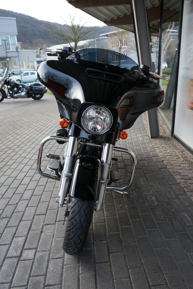 Fahrzeugabbildung Harley-Davidson Street Glide Special 107 FLHXS mit viel Zubehör