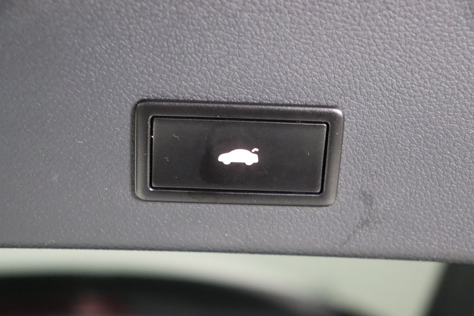 Fahrzeugabbildung Audi A6 Avant 3.0 TDI quattro Pano. * AHK * Service