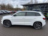 Skoda Karoq Sportline 4x4 Sportpaket AD Navi Soundsyst - Skoda Karoq mit Benzin-Antrieb: Geländewagen