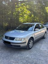 Volkswagen Passat 1.6 Basis 2Hand Ohne Rost Wenig KM - gebrauchte VW Passat aus dem Jahr 1998