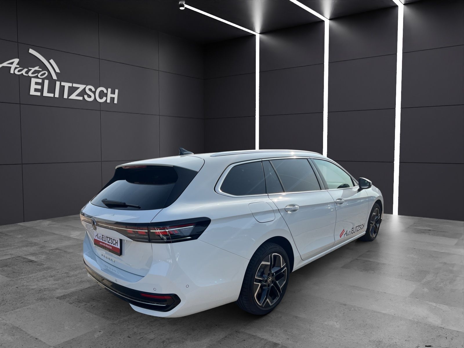 Fahrzeugabbildung Volkswagen Passat 2.0 TDI Elegance DSG LED ACC 18" AHK Lede