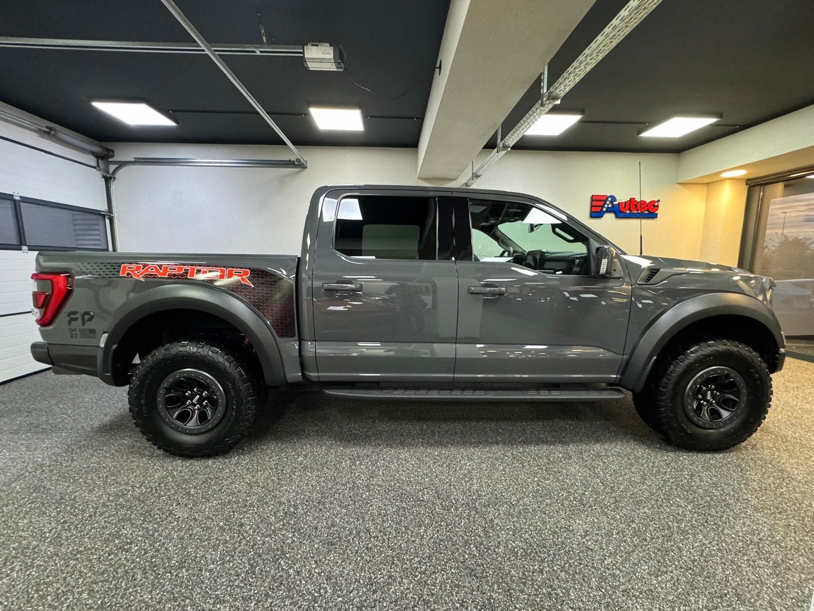 Fahrzeugabbildung Ford RAPTOR SVT SUPERCREW-ACC-NAVI-360-BEAD LOCK-1.HD