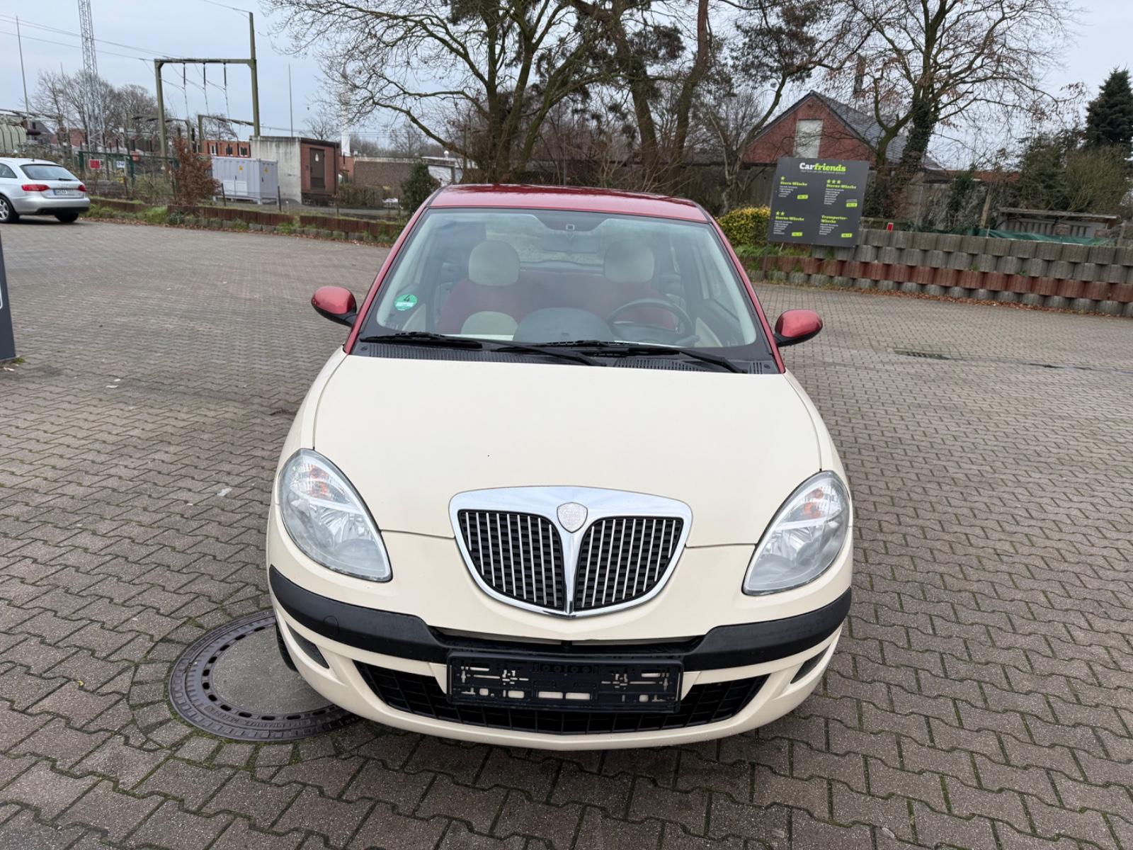 Lancia Ypsilon 1.4 16V Argento