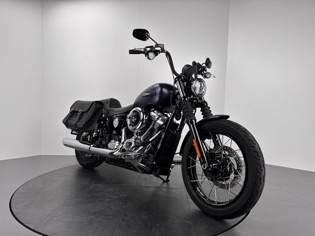 Harley-Davidson STREET BOB *NEUWERTIG *ANSCHLUSSGARANTIE 06/29