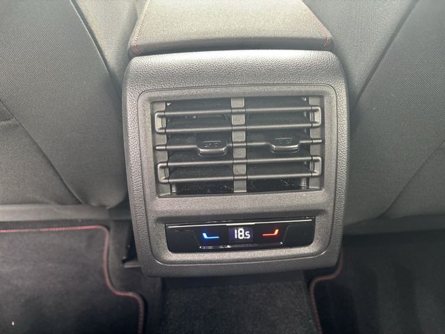 Golf VIII GTI, Business Premium, Navi, ACC, 19"