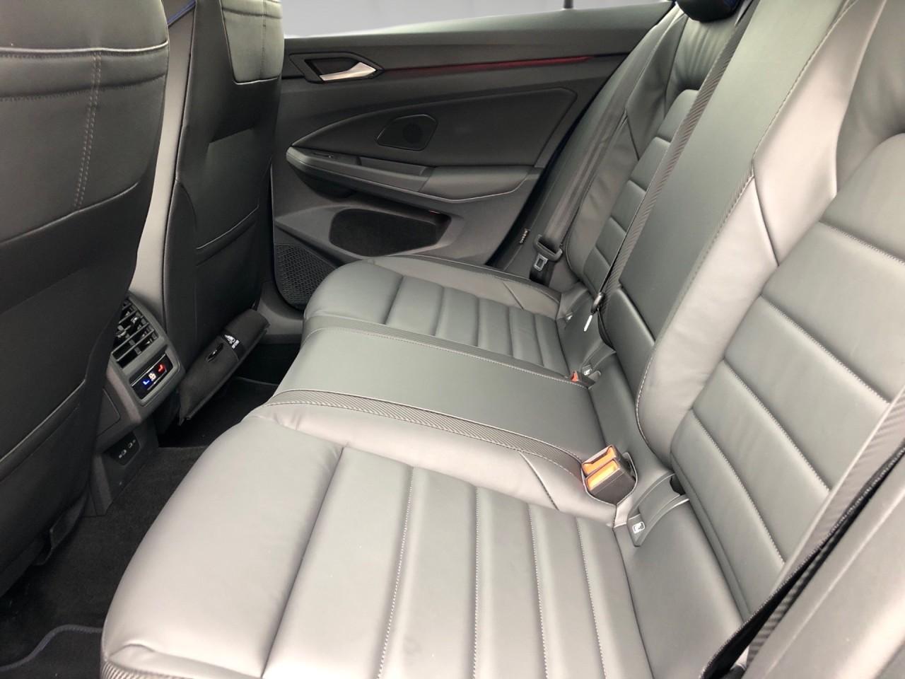 Volkswagen Golf VIII R 2.0 TSI DSG 4Motion+LEDER+PANO+AKRA, миниатюра 8