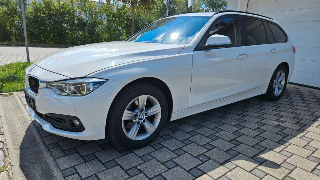 Image of BMW 320