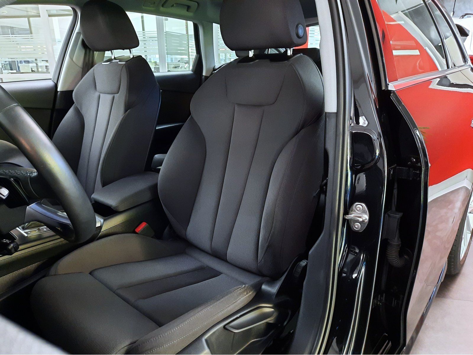 Fahrzeugabbildung Audi A4 Avant 40 TFSI S-line S-tronic *Navi*PDC*LED*