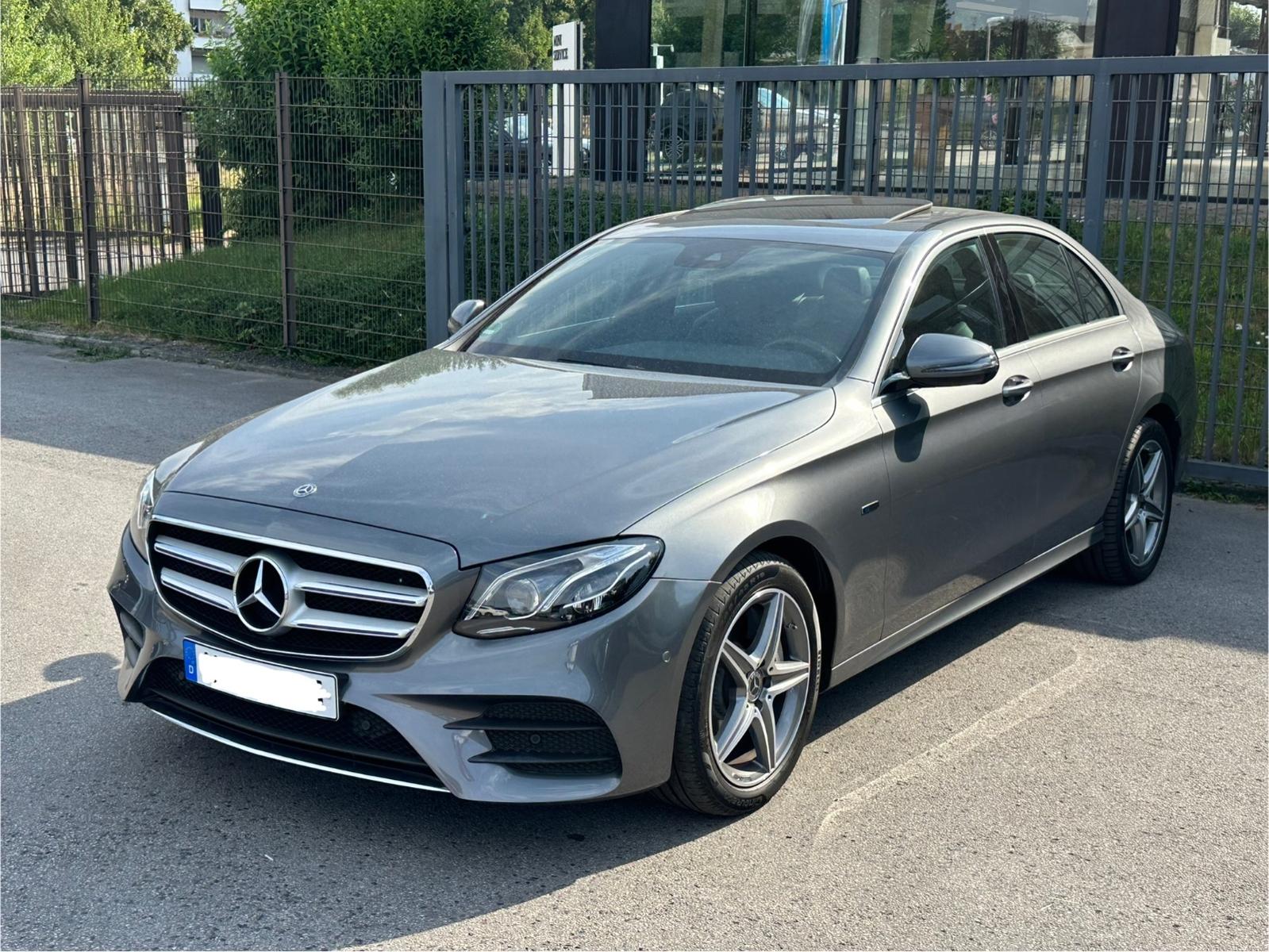 Mercedes-Benz E Limousine E 300 de AMG Line Schiebedach LED