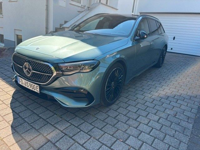 Image of Mercedes-Benz E 300