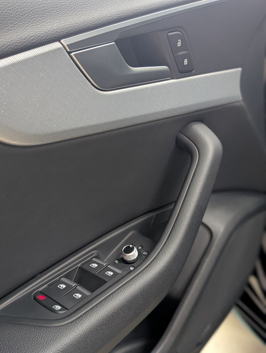 Fahrzeugabbildung Audi A4 40 TFSI advanced SPORT-DINAMICA APS MATRIX