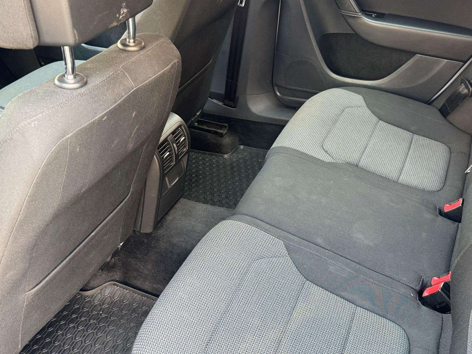 Volkswagen Passat 2011 — photo 7