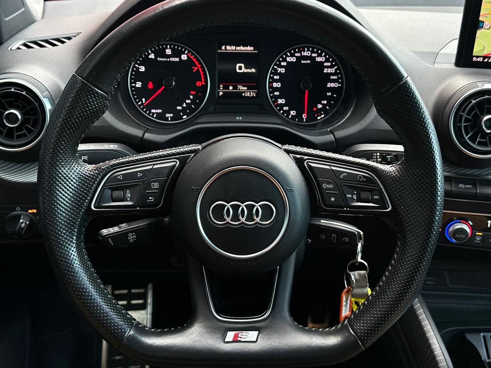 AUDI Q2 1.4TFSI S LINE CARBON* LED#SHZ#NAVI#TEMPO#PDC - Image 11
