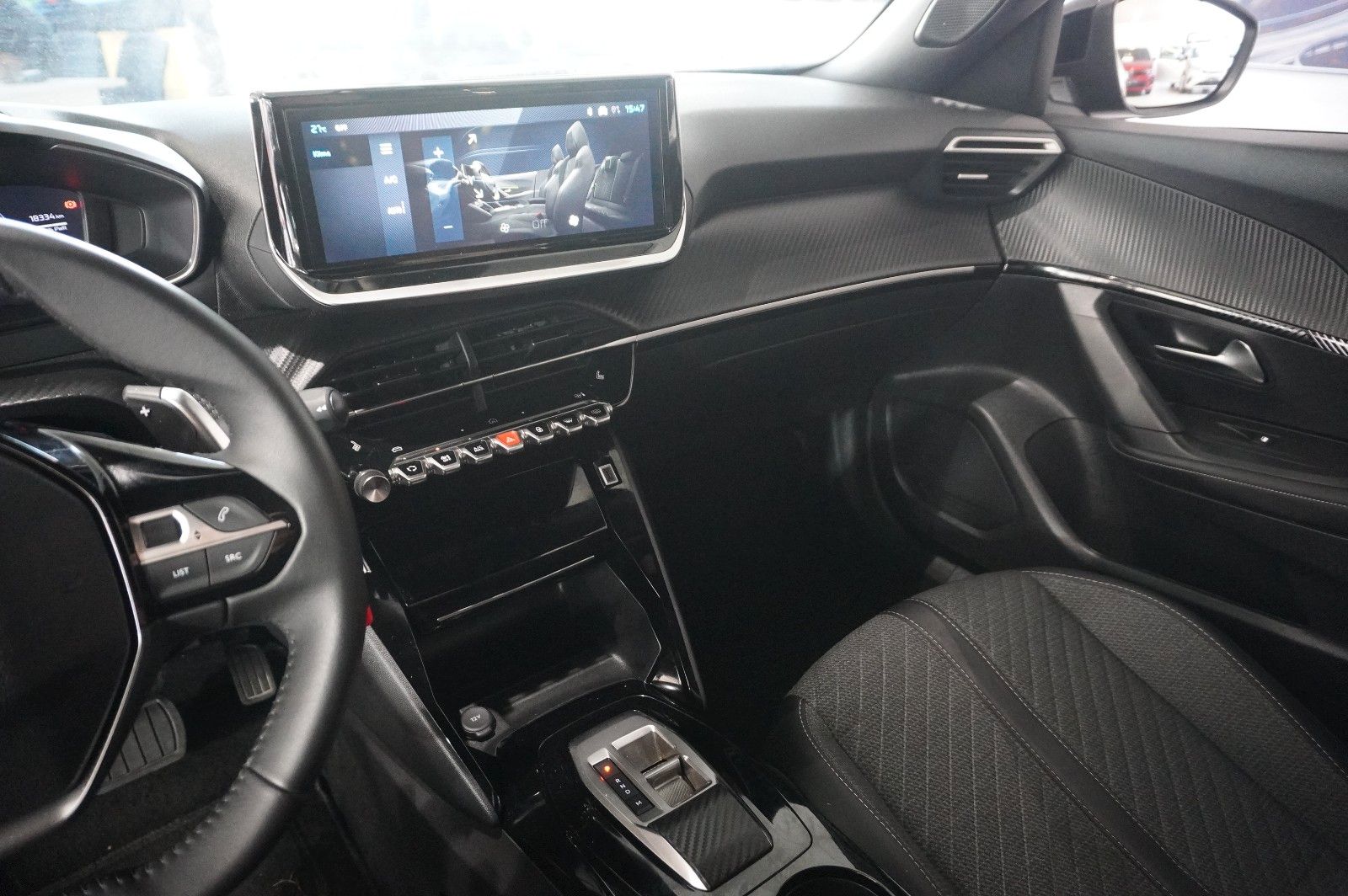 Fahrzeugabbildung Peugeot 2008 1.2 HYBRID ALLURE E-DSC NAVI/LED/SPORT/VIRT