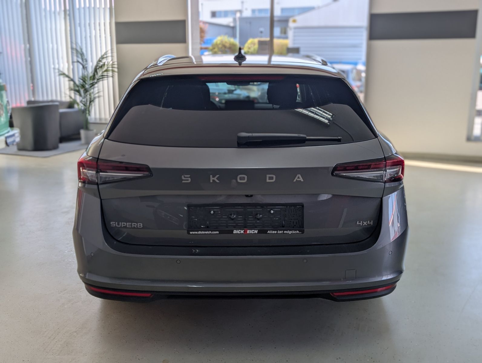 Fahrzeugabbildung SKODA Superb IV 2.0TDI DSG 4x4 MATRIX PANO NEUES MODEL
