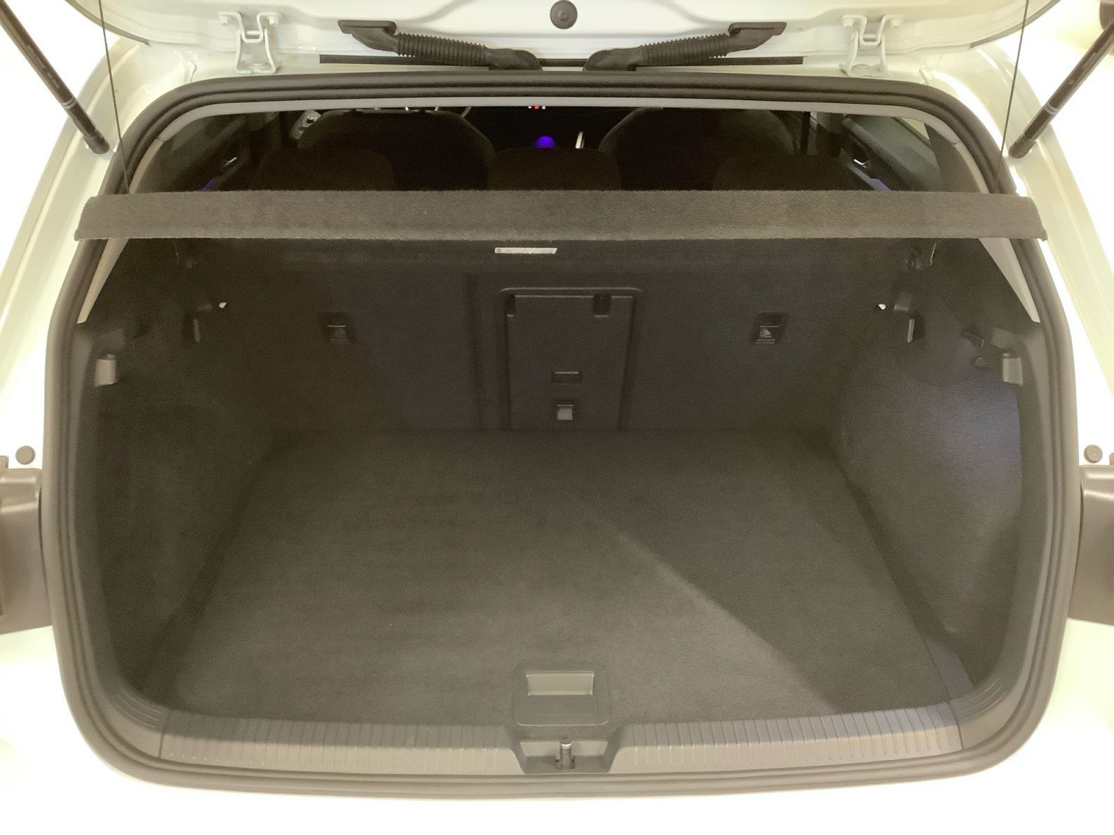 Golf Active 1,5 l eTSI 96 kW DSG Matrix, STH,