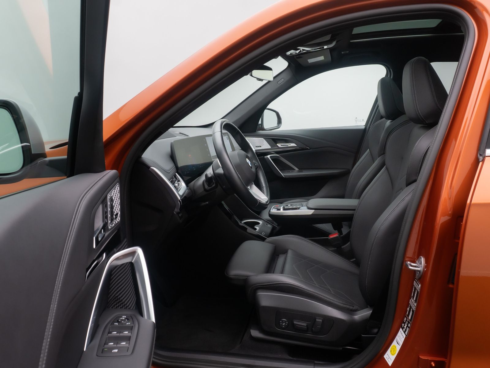 Fahrzeugabbildung BMW X1 xD23d xLine Panoram 360&deg;HUD AHK H/K DAB Voll