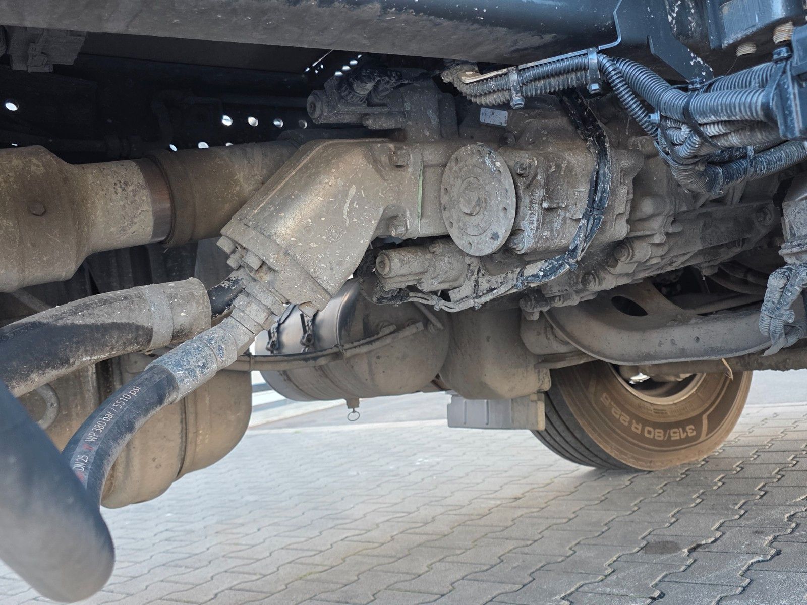Fahrzeugabbildung Mercedes-Benz Actros 1846 LS Hydraulik, ADR, 2 x Nebenantrieb
