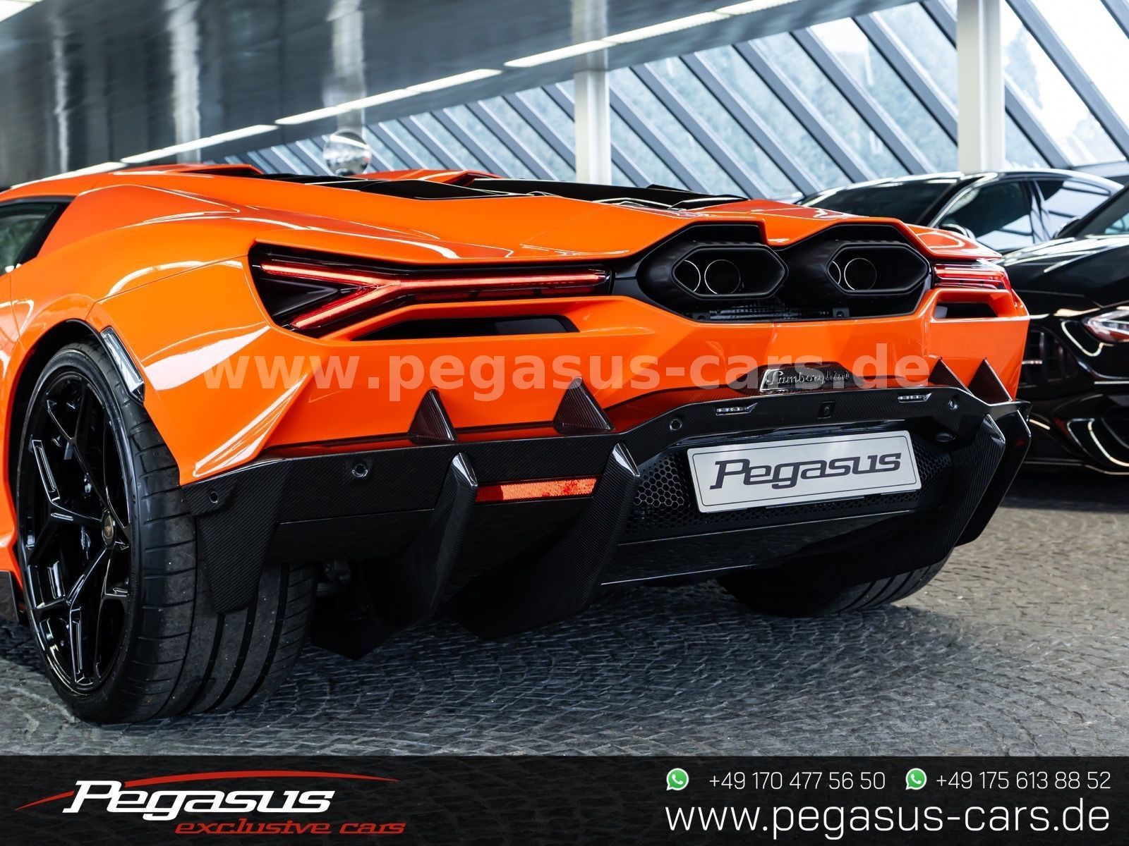 LAMBORGHINI Revuelto - 16