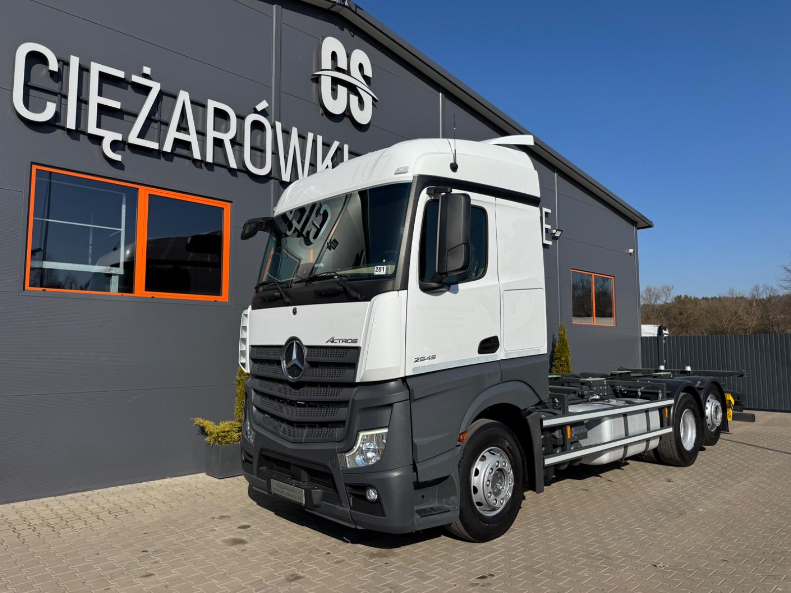Mercedes-Benz Actros 2545 // BDF // 2021