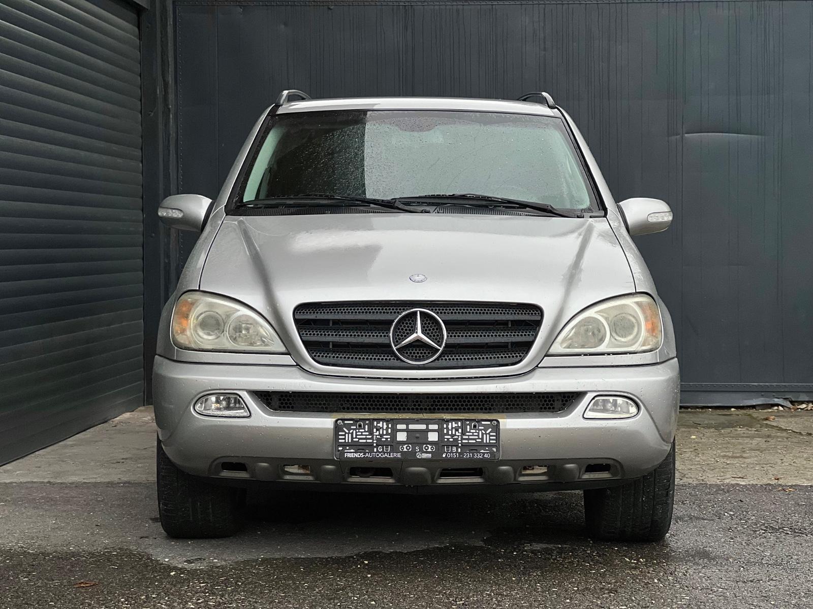 Mercedes-Benz ML270 2004 — вигляд ззаду