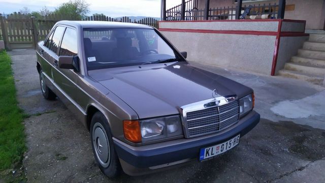 Mercedes-Benz 190 E 2.0