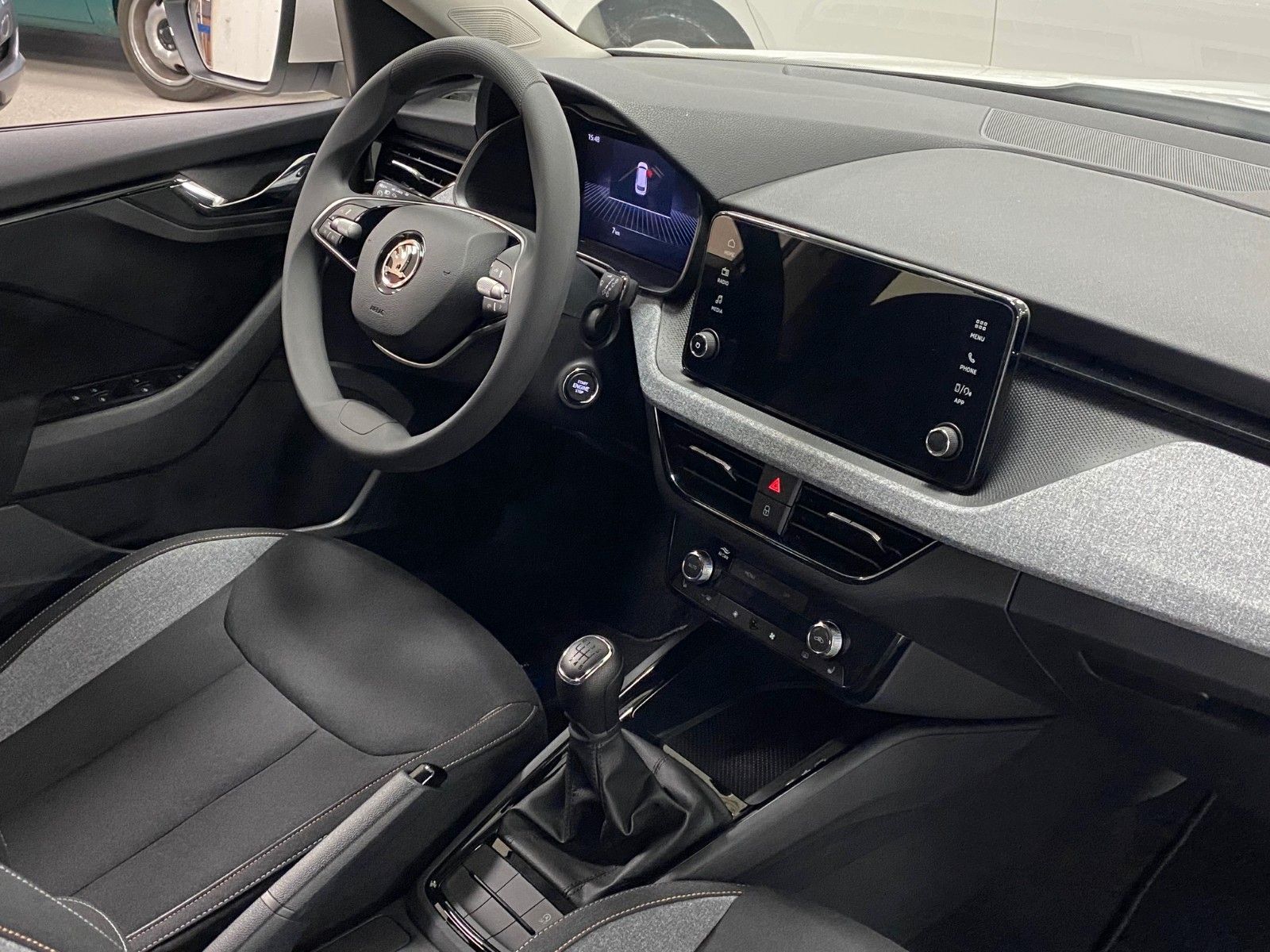 Fahrzeugabbildung SKODA Kamiq 1.0 TSI Selection+DAB+Sitheizung+Parkhilfe