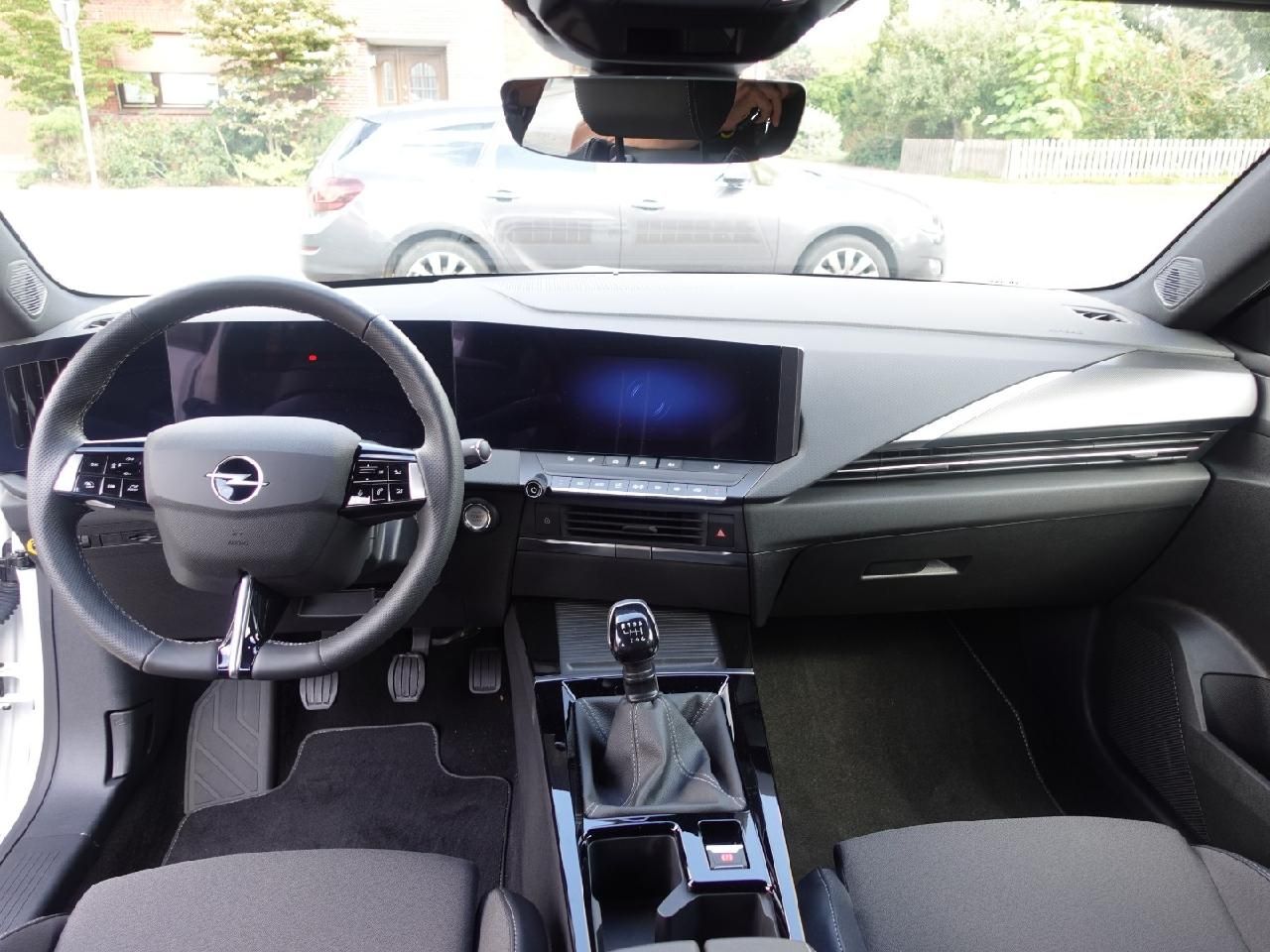 Fahrzeugabbildung Opel Astra L Lim. 1,2 GS Line